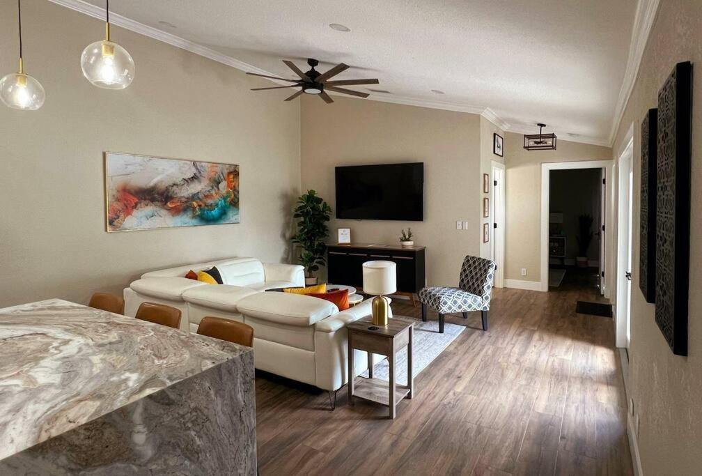Alluring Luxury Oasis, Modern Comfort & Relaxation Wellington Eksteriør billede
